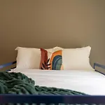 Perfectly Located-Walk To Bars- Close To Broadway
