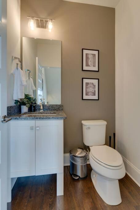 Perfectly Located-walk To Bars- Close To Broadway