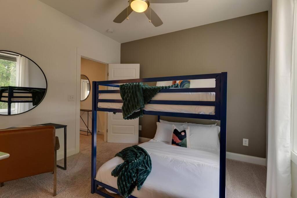 Perfectly Located-walk To Bars- Close To Broadway Holiday home Nashville