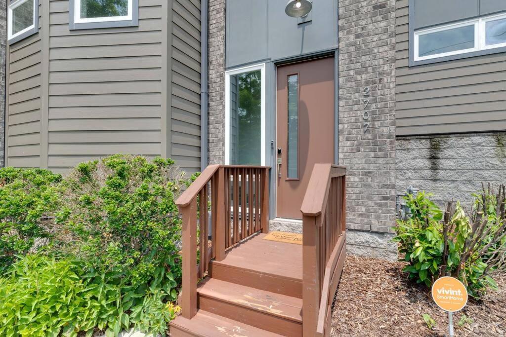 Perfectly Located-walk To Bars- Close To Broadway